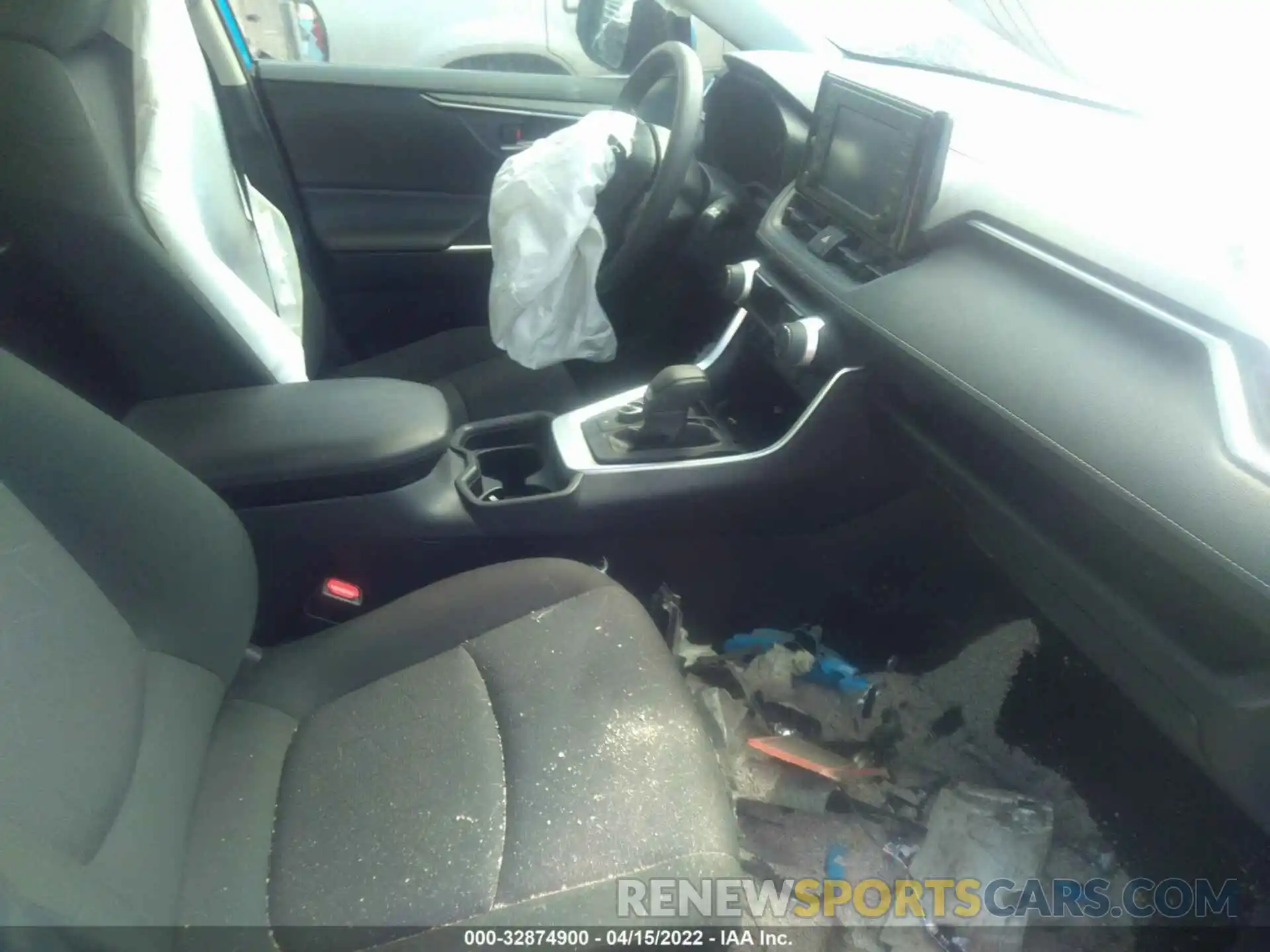 5 Photograph of a damaged car JTMRWRFV9KD007103 TOYOTA RAV4 2019