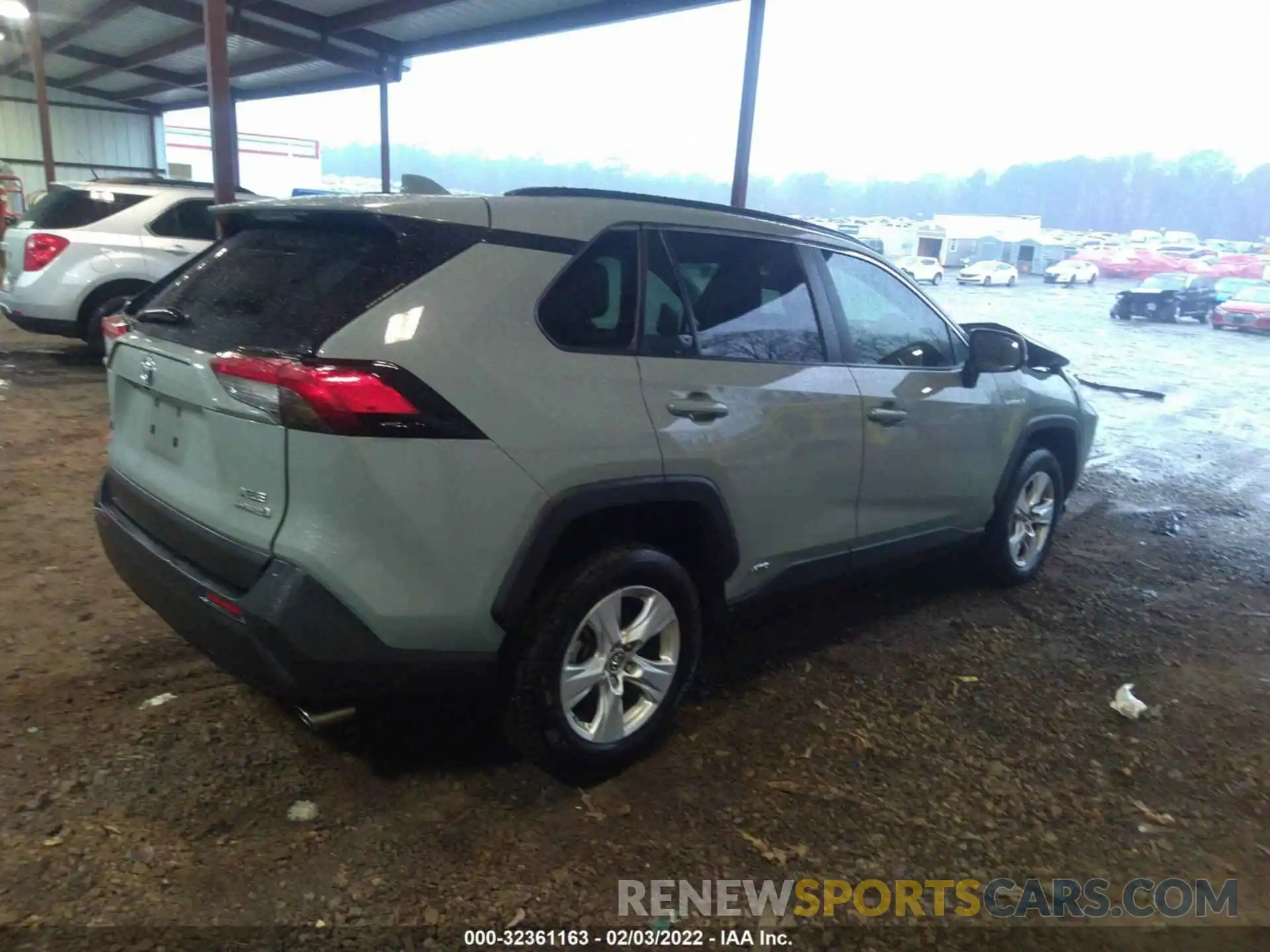 4 Photograph of a damaged car JTMRWRFV9KD009675 TOYOTA RAV4 2019