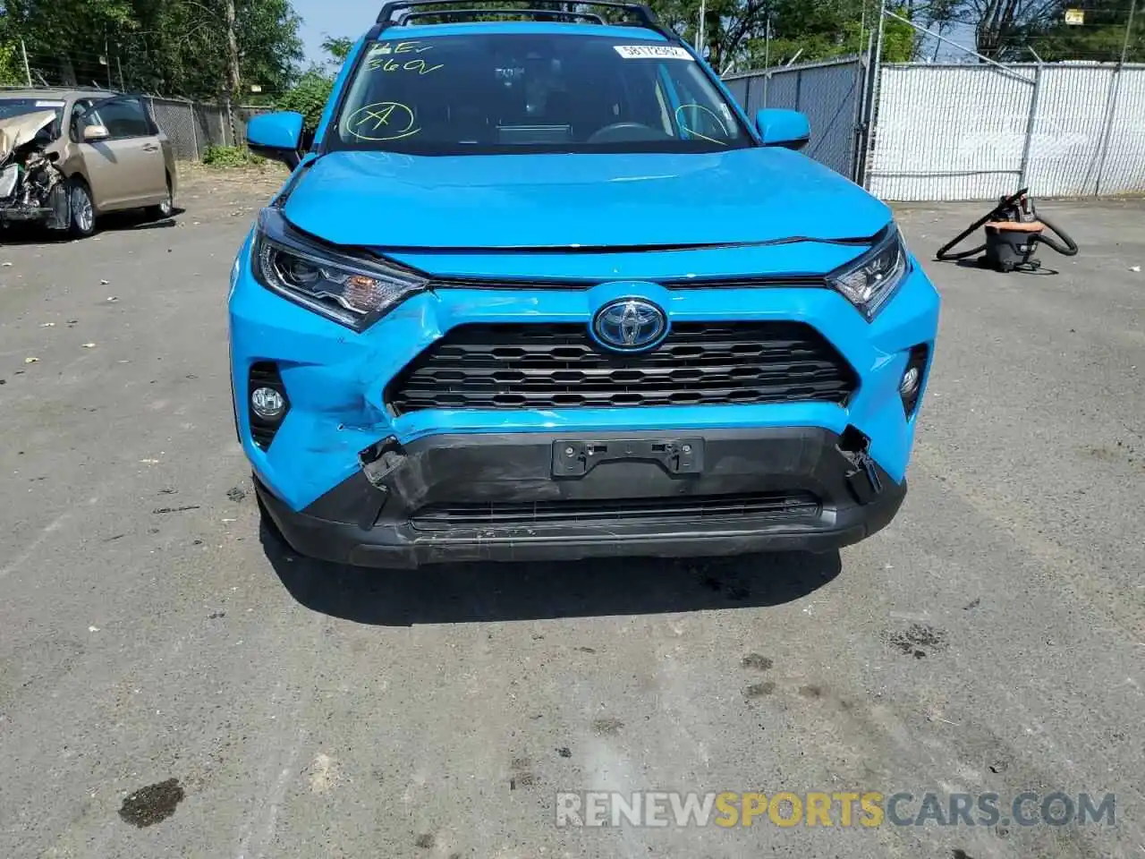 9 Photograph of a damaged car JTMRWRFV9KD009773 TOYOTA RAV4 2019