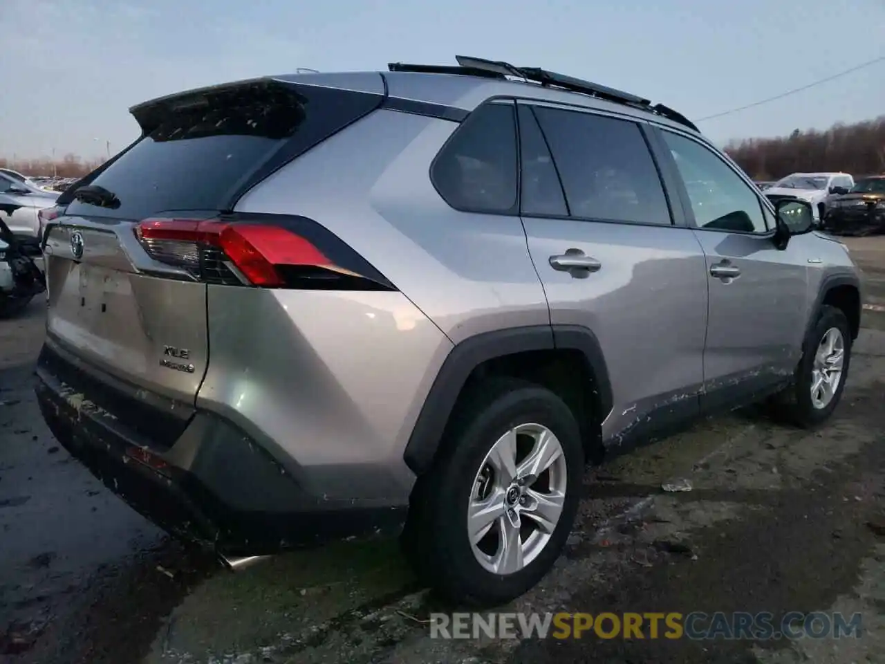 4 Photograph of a damaged car JTMRWRFV9KD013502 TOYOTA RAV4 2019