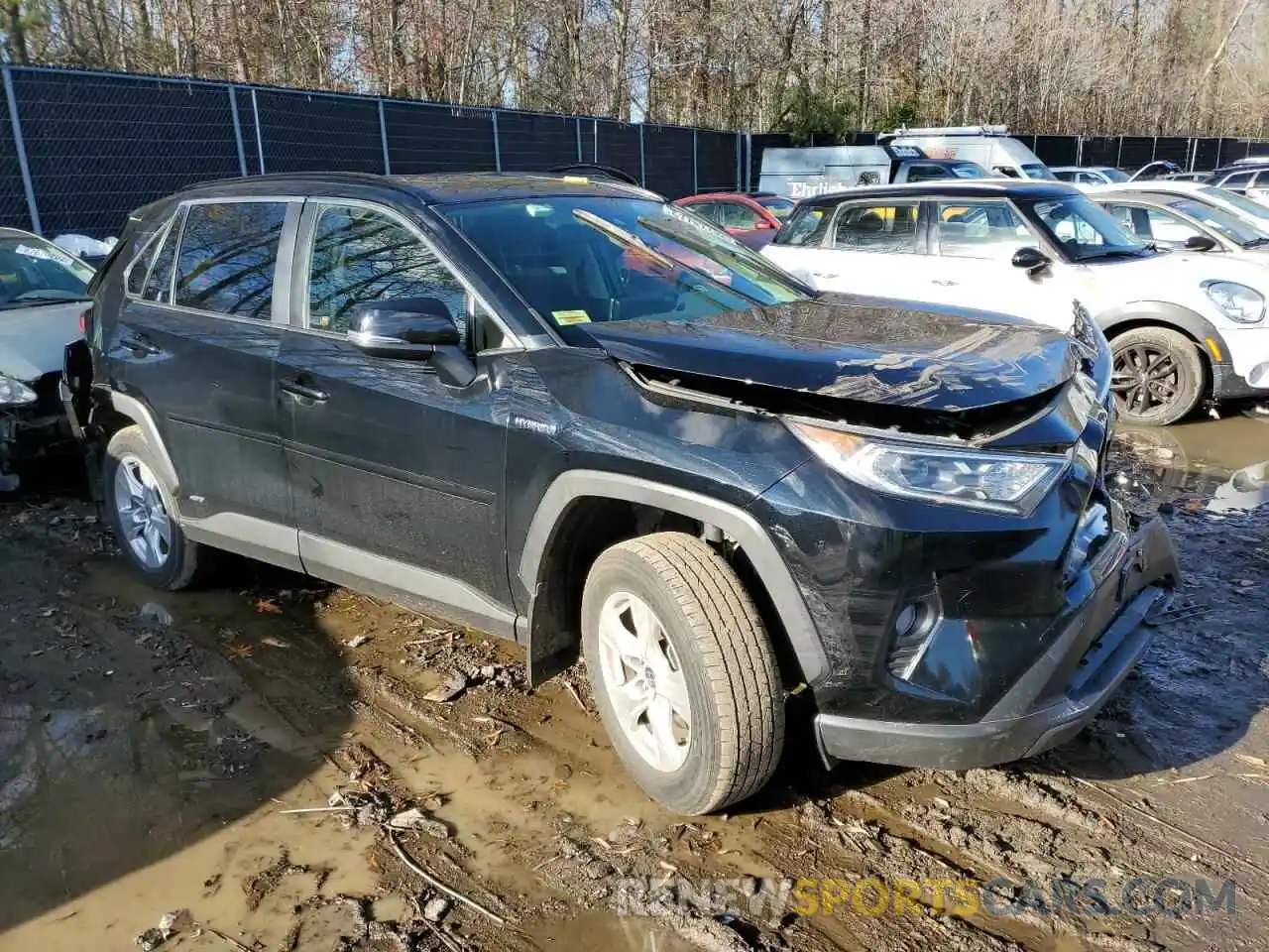 4 Photograph of a damaged car JTMRWRFV9KD523218 TOYOTA RAV4 2019