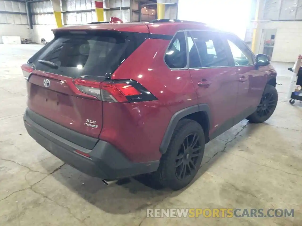 4 Photograph of a damaged car JTMRWRFVXKD005392 TOYOTA RAV4 2019