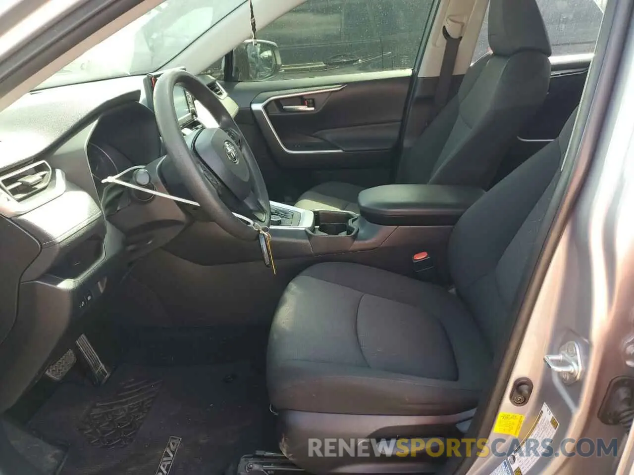 7 Photograph of a damaged car JTMRWRFVXKD010639 TOYOTA RAV4 2019