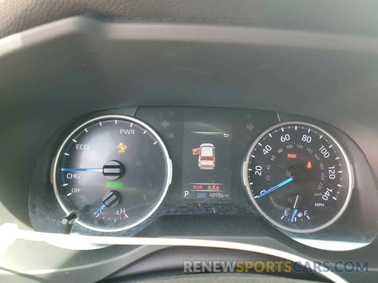 9 Photograph of a damaged car JTMRWRFVXKD010639 TOYOTA RAV4 2019