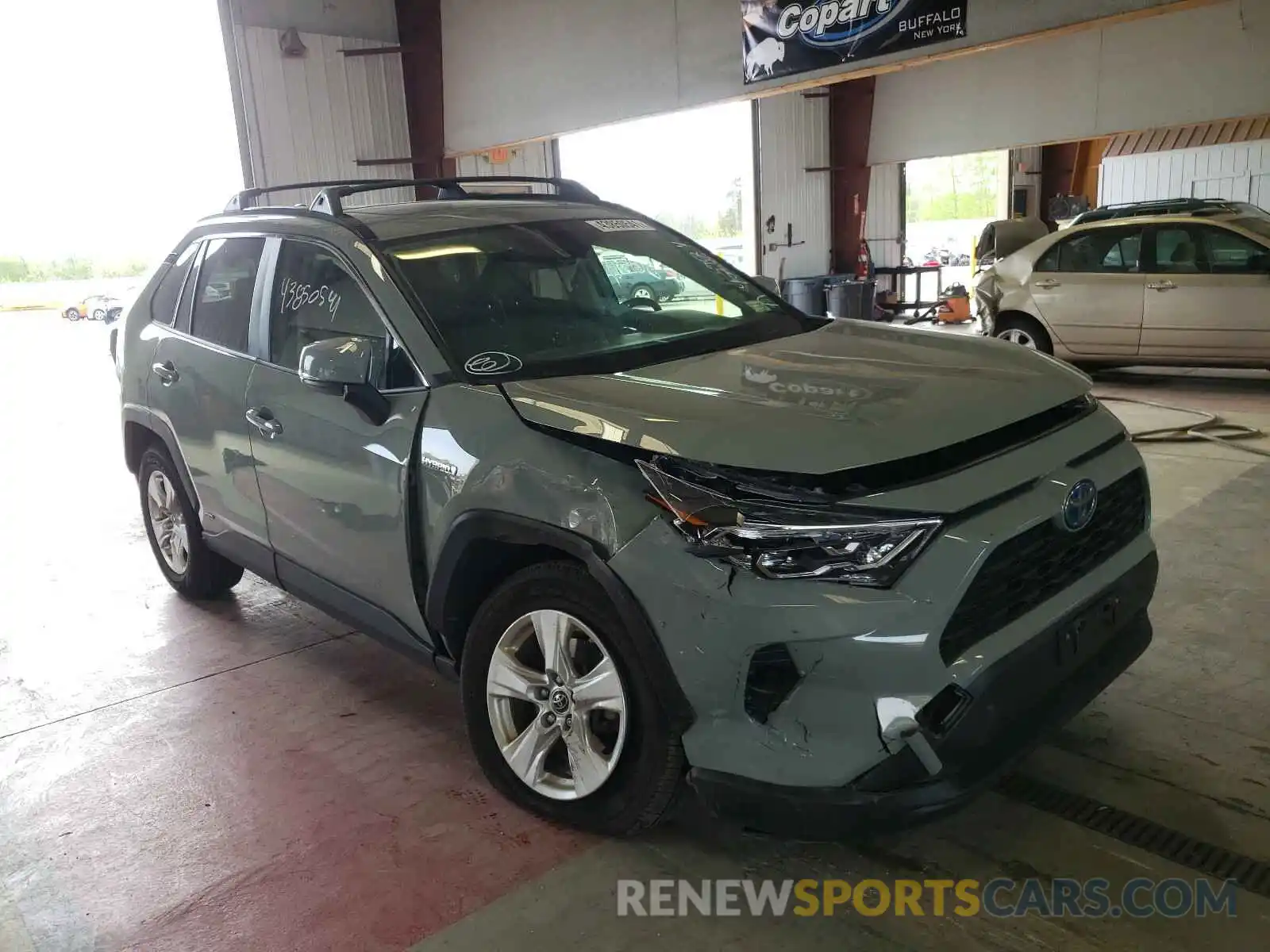 1 Photograph of a damaged car JTMRWRFVXKD026050 TOYOTA RAV4 2019