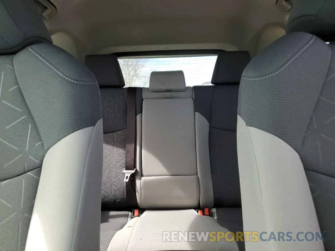 10 Photograph of a damaged car JTMRWRFVXKD516522 TOYOTA RAV4 2019