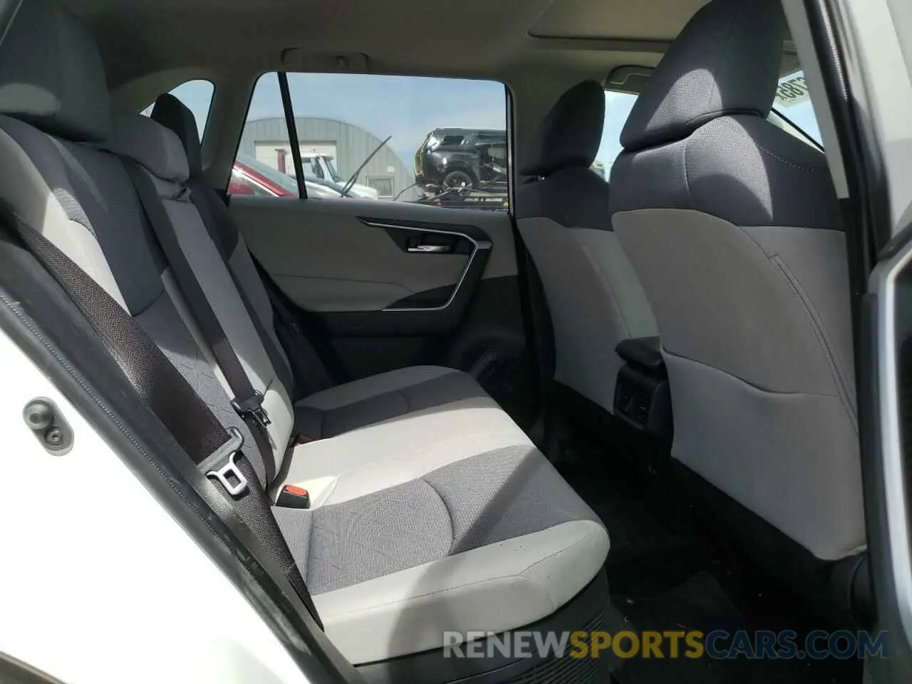 11 Photograph of a damaged car JTMRWRFVXKD516522 TOYOTA RAV4 2019
