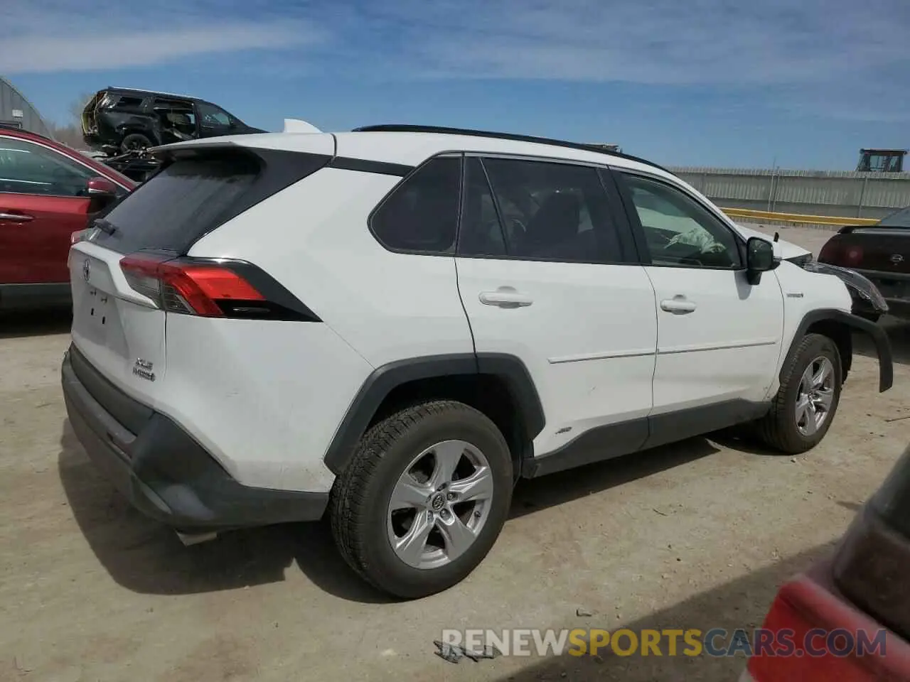 3 Photograph of a damaged car JTMRWRFVXKD516522 TOYOTA RAV4 2019