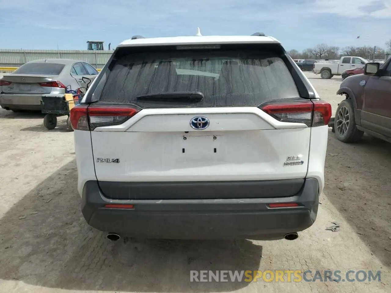 6 Photograph of a damaged car JTMRWRFVXKD516522 TOYOTA RAV4 2019