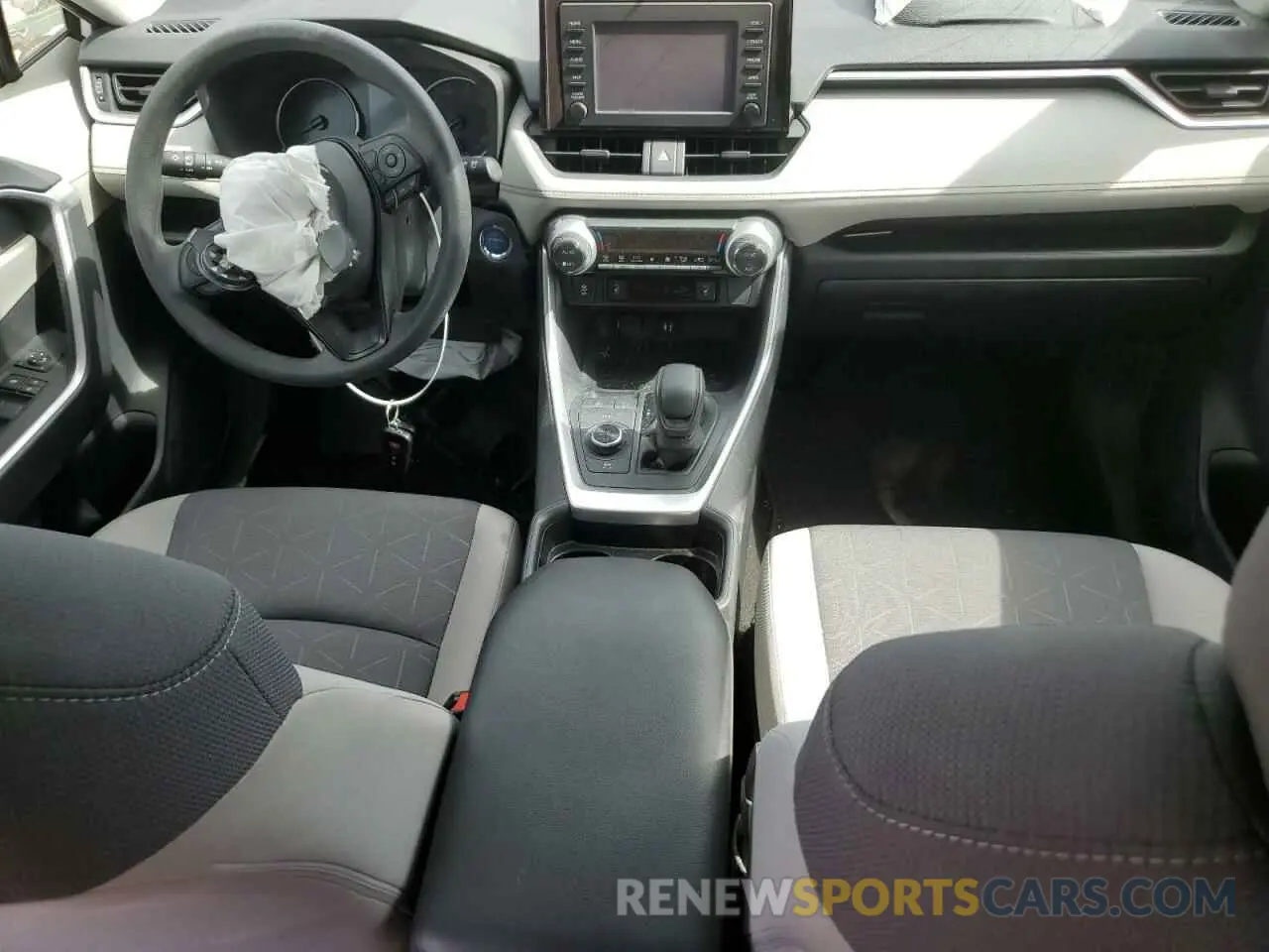 8 Photograph of a damaged car JTMRWRFVXKD516522 TOYOTA RAV4 2019