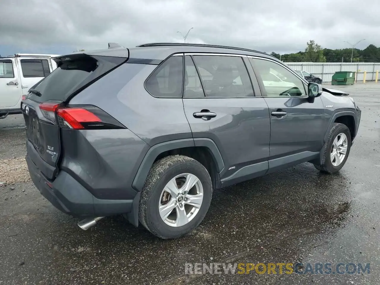 3 Photograph of a damaged car JTMRWRFVXKD517069 TOYOTA RAV4 2019