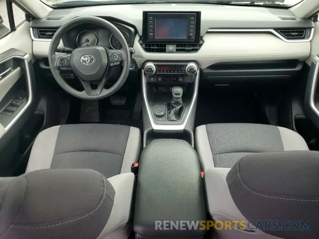 8 Photograph of a damaged car JTMRWRFVXKD517069 TOYOTA RAV4 2019
