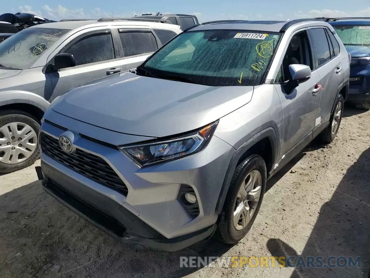 1 Photograph of a damaged car JTMW1RFV0KD013938 TOYOTA RAV4 2019