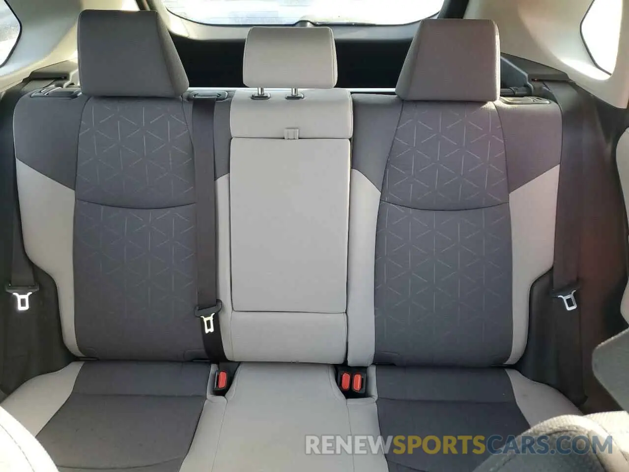 10 Photograph of a damaged car JTMW1RFV0KD013938 TOYOTA RAV4 2019