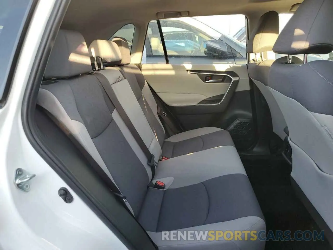 11 Photograph of a damaged car JTMW1RFV0KD017651 TOYOTA RAV4 2019