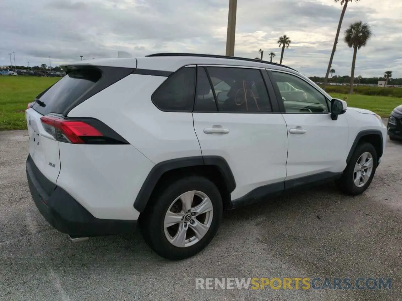 3 Photograph of a damaged car JTMW1RFV0KD017651 TOYOTA RAV4 2019