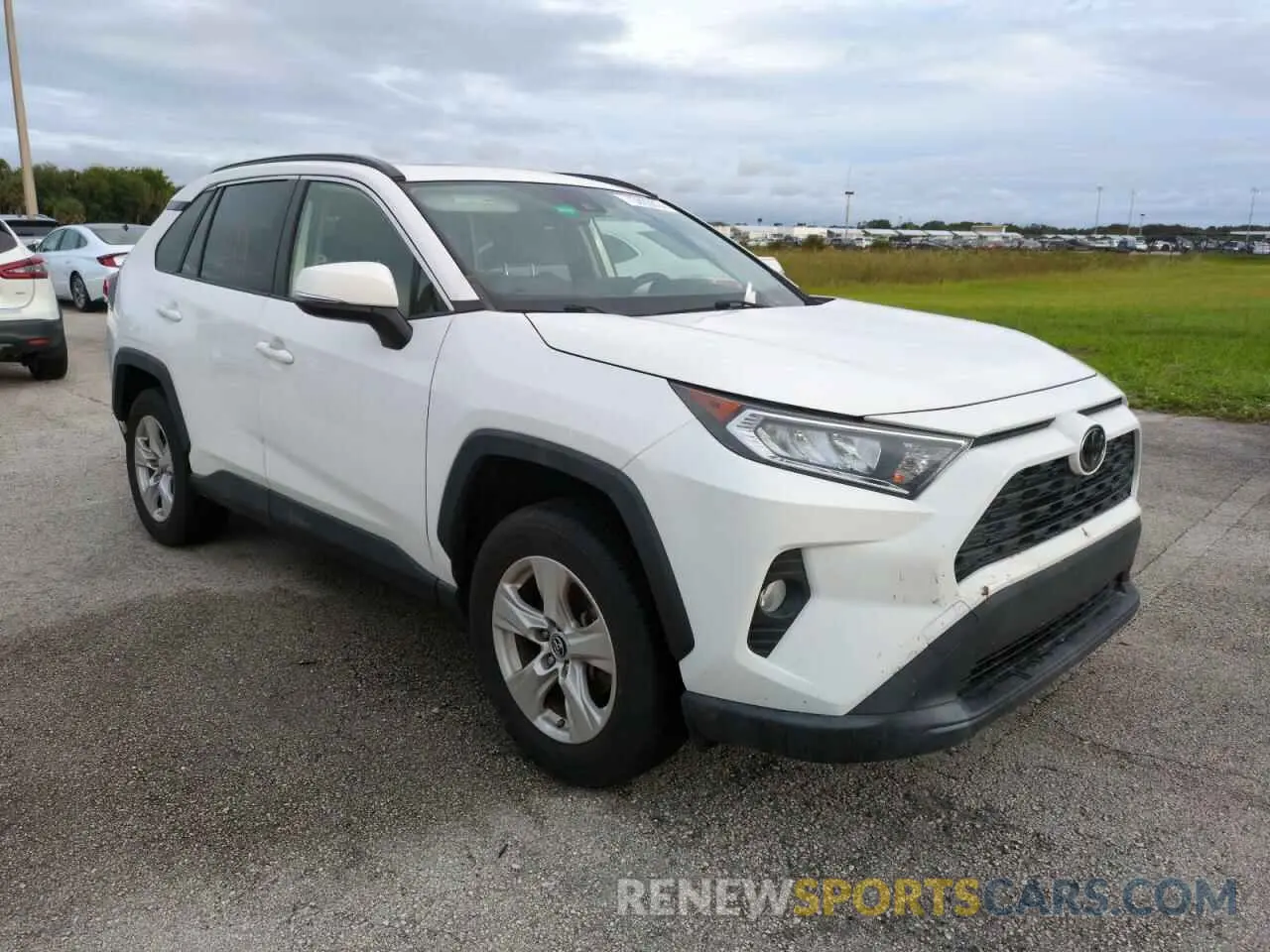 4 Photograph of a damaged car JTMW1RFV0KD017651 TOYOTA RAV4 2019