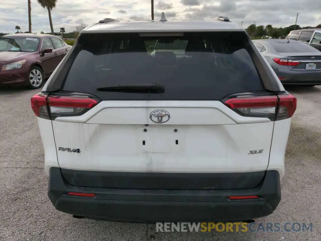 6 Photograph of a damaged car JTMW1RFV0KD017651 TOYOTA RAV4 2019