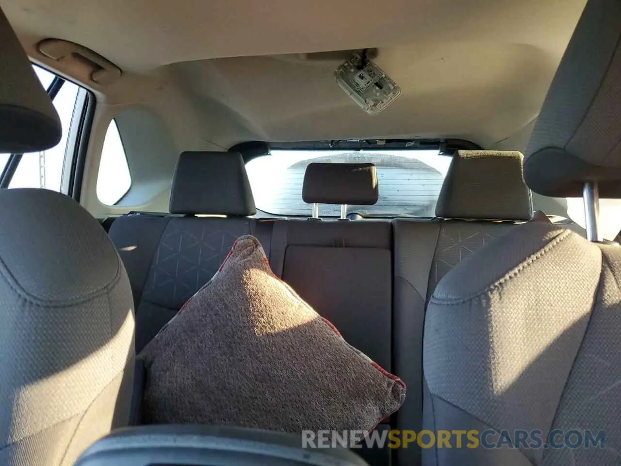 10 Photograph of a damaged car JTMW1RFV0KD030321 TOYOTA RAV4 2019