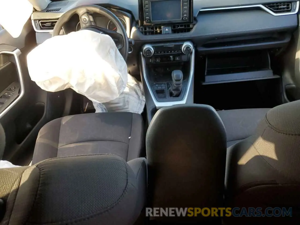8 Photograph of a damaged car JTMW1RFV0KD030321 TOYOTA RAV4 2019