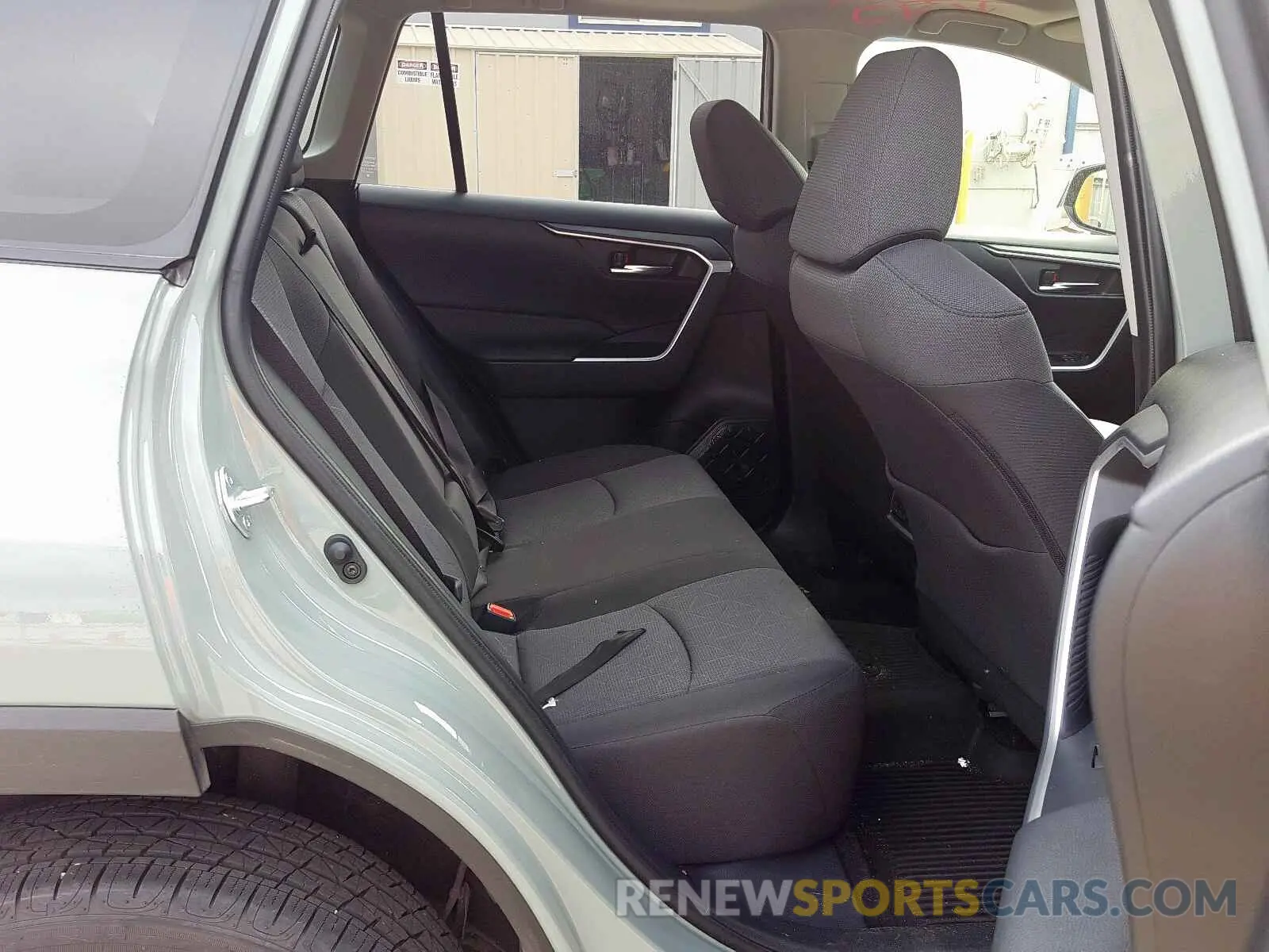 6 Photograph of a damaged car JTMW1RFV0KD035101 TOYOTA RAV4 2019