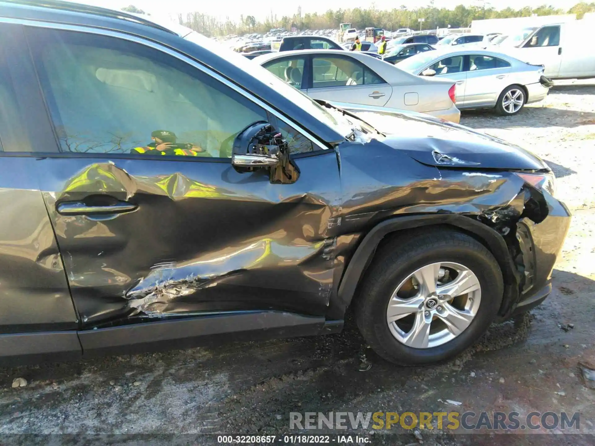 6 Photograph of a damaged car JTMW1RFV0KJ014394 TOYOTA RAV4 2019