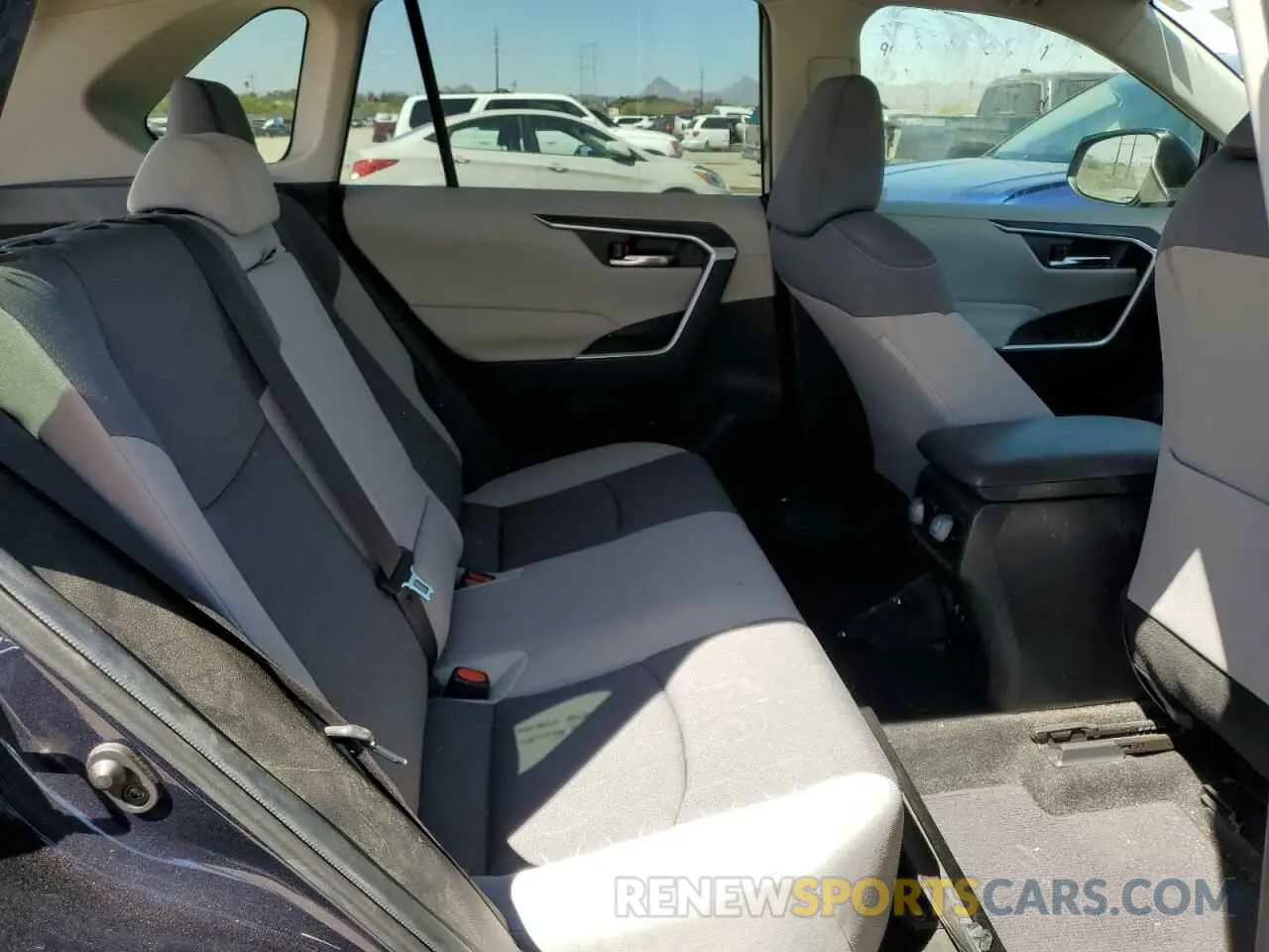 11 Photograph of a damaged car JTMW1RFV1KD512263 TOYOTA RAV4 2019