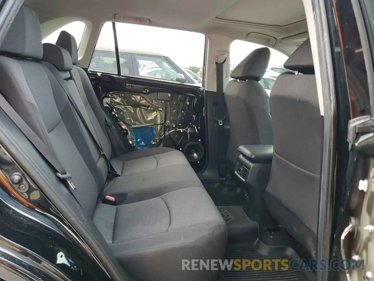 11 Photograph of a damaged car JTMW1RFV2KD012662 TOYOTA RAV4 2019