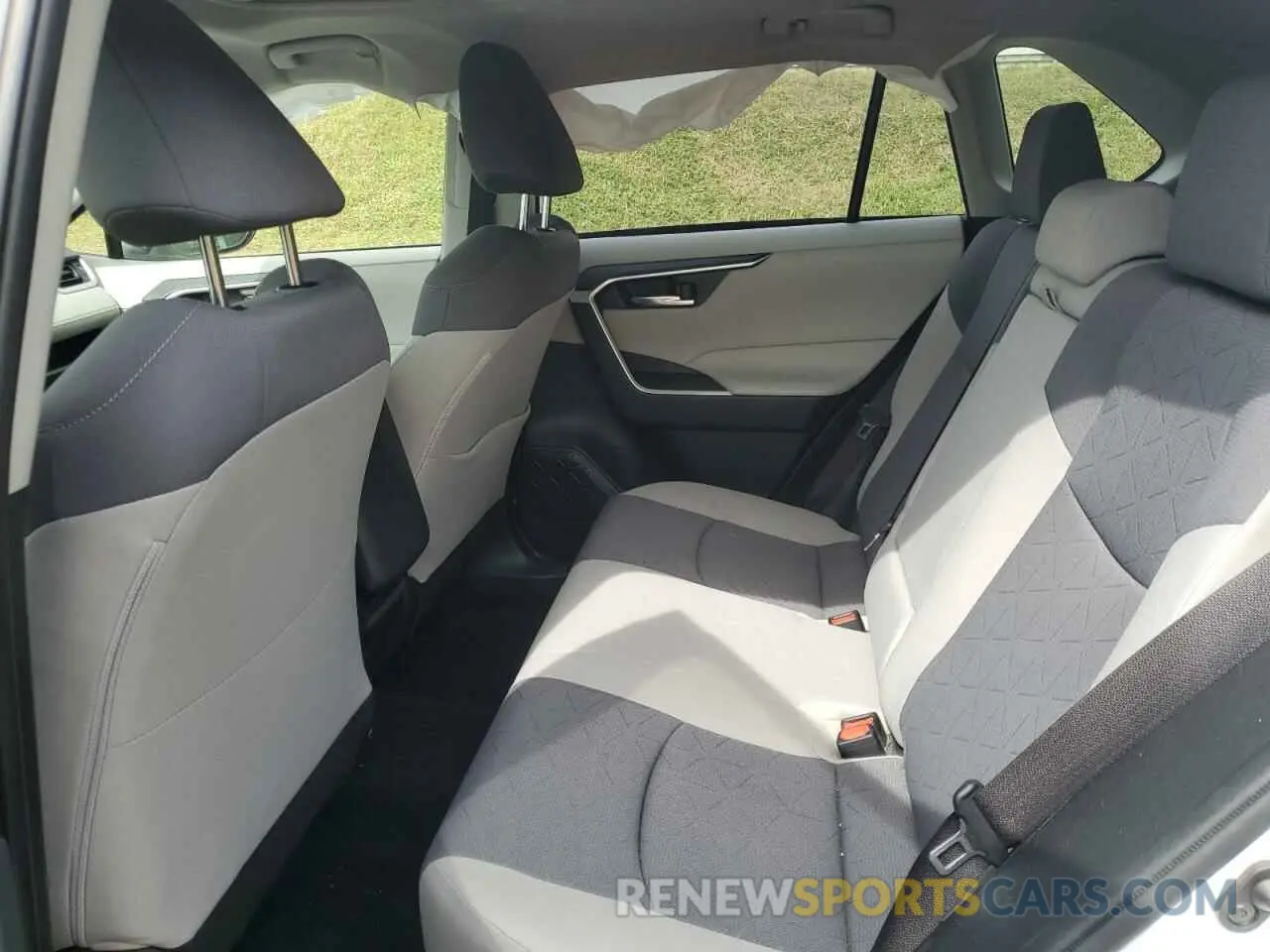 11 Photograph of a damaged car JTMW1RFV2KD035780 TOYOTA RAV4 2019
