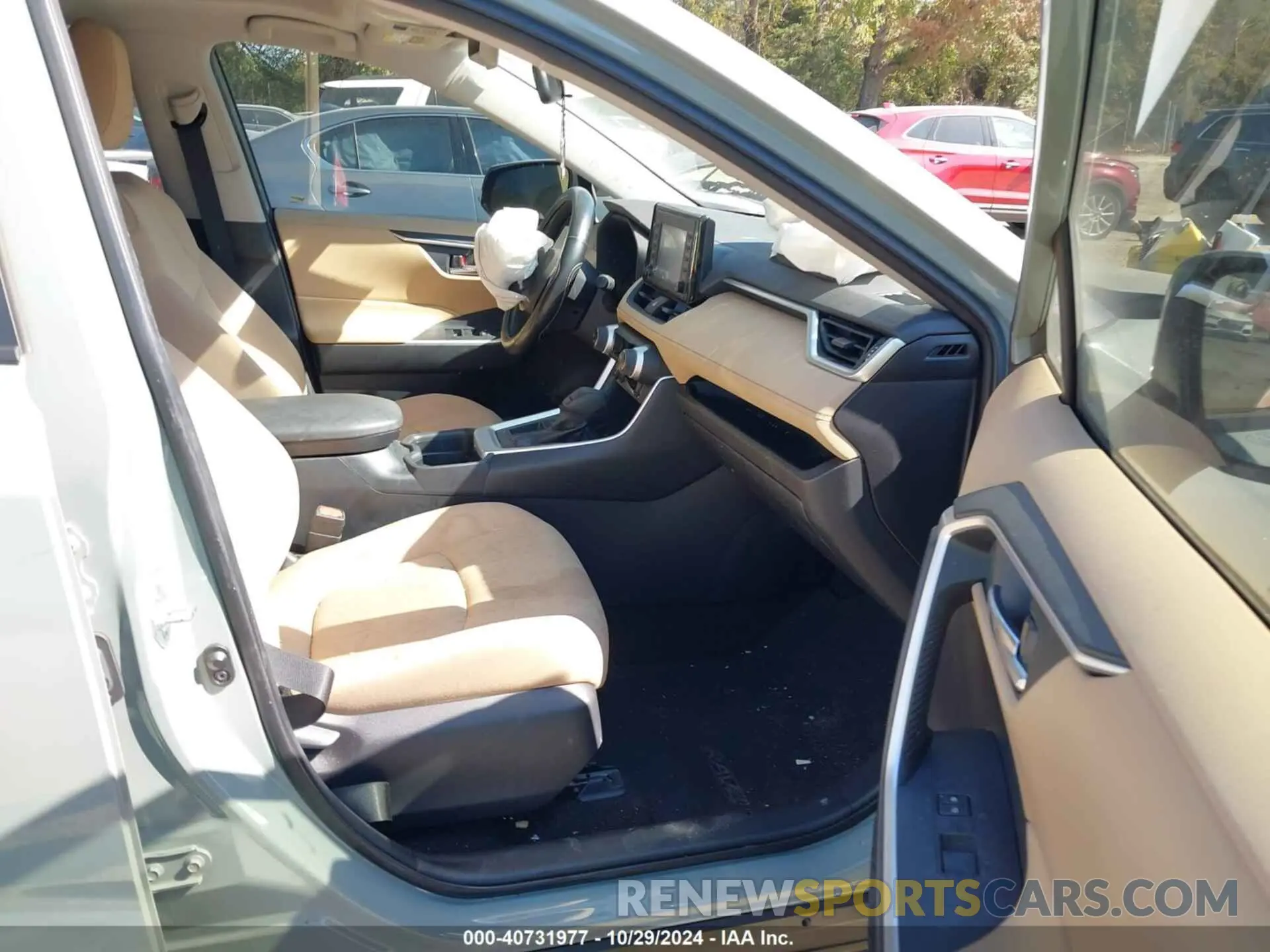 5 Photograph of a damaged car JTMW1RFV3KD007356 TOYOTA RAV4 2019