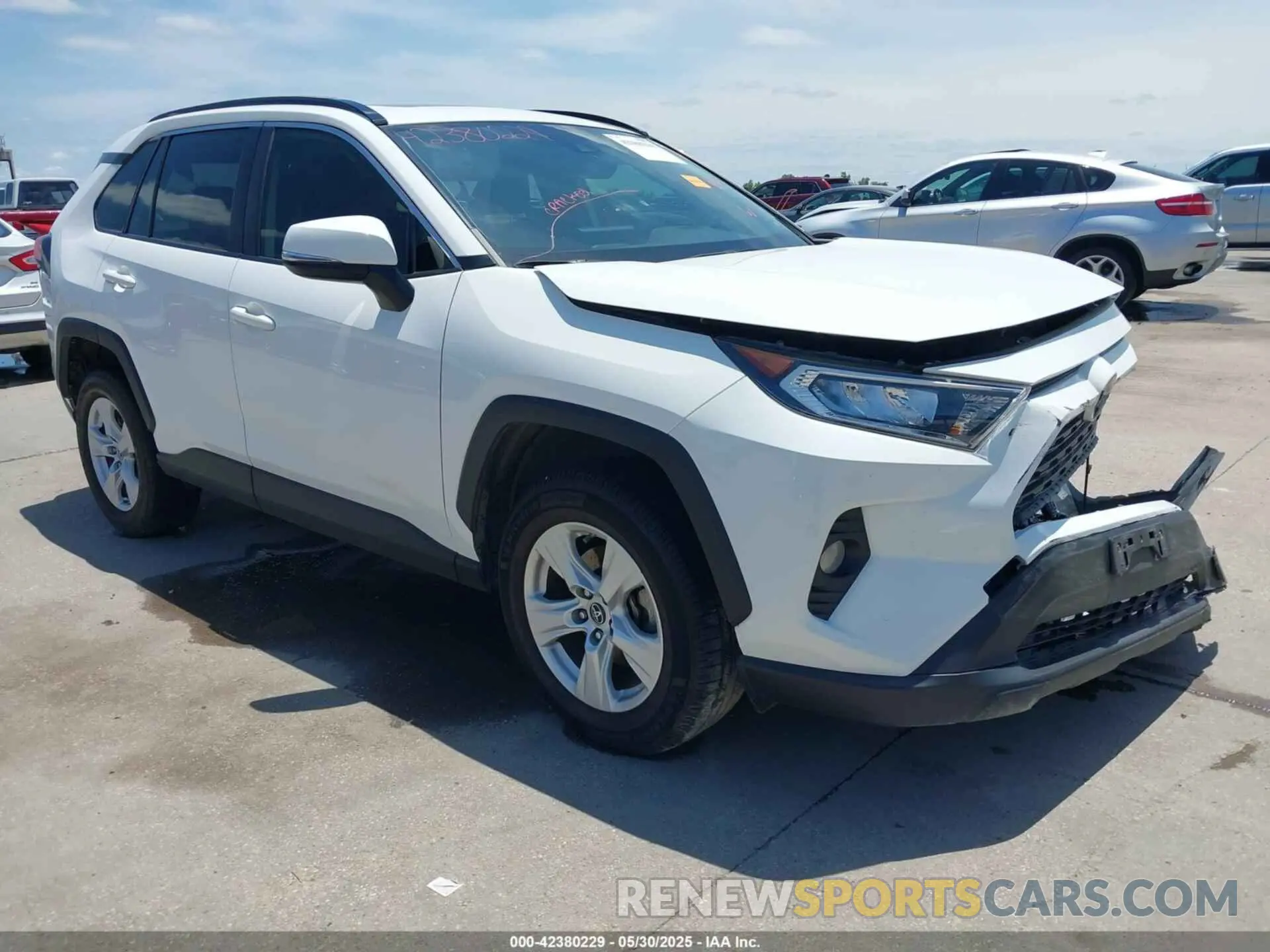 1 Photograph of a damaged car JTMW1RFV3KD032368 TOYOTA RAV4 2019