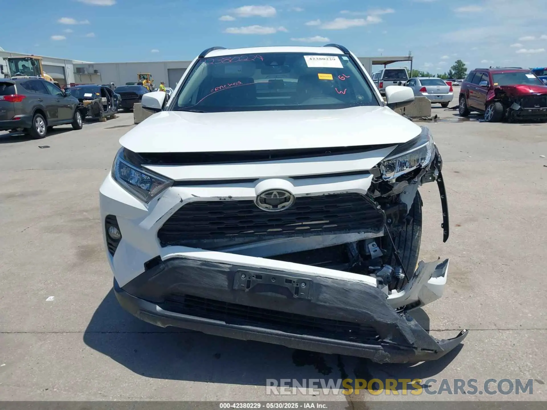 12 Photograph of a damaged car JTMW1RFV3KD032368 TOYOTA RAV4 2019