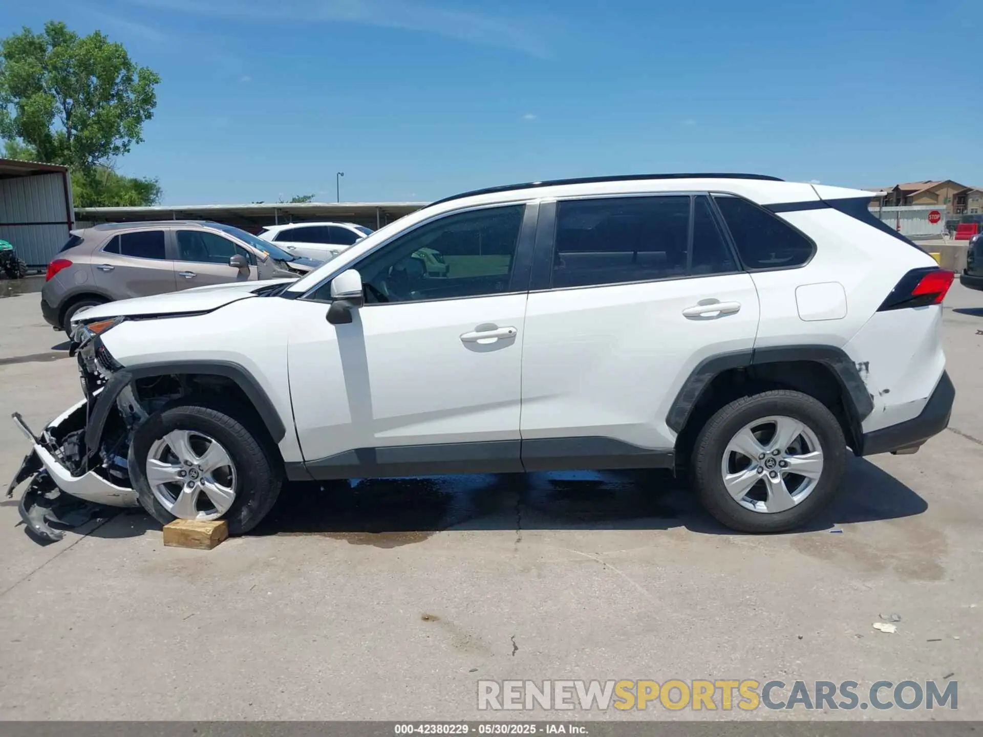 14 Photograph of a damaged car JTMW1RFV3KD032368 TOYOTA RAV4 2019