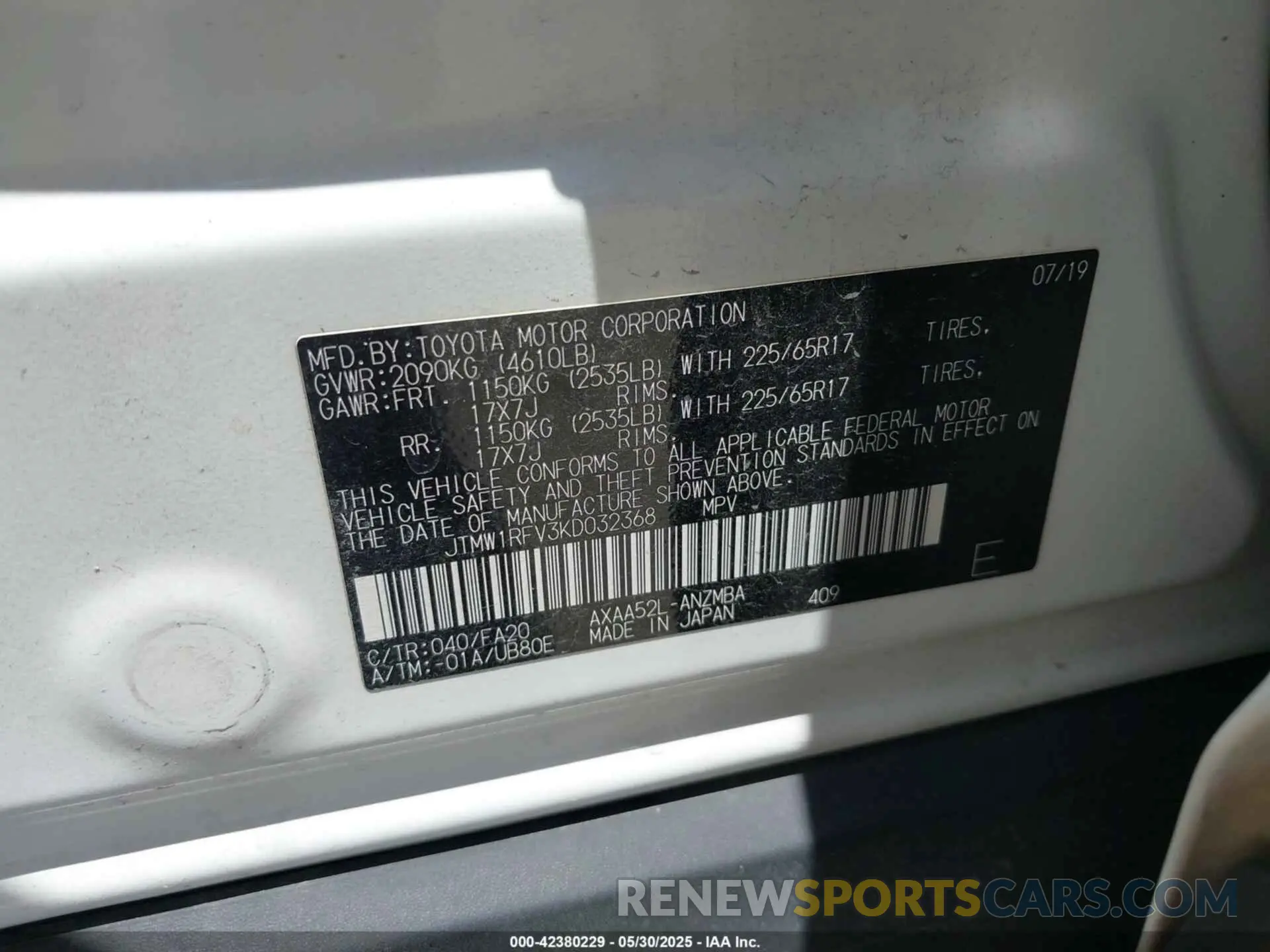 9 Photograph of a damaged car JTMW1RFV3KD032368 TOYOTA RAV4 2019
