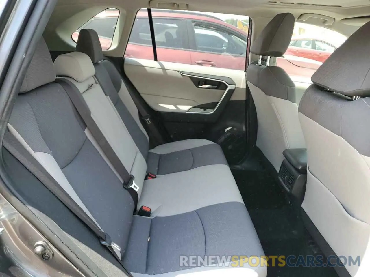 11 Photograph of a damaged car JTMW1RFV3KD503578 TOYOTA RAV4 2019