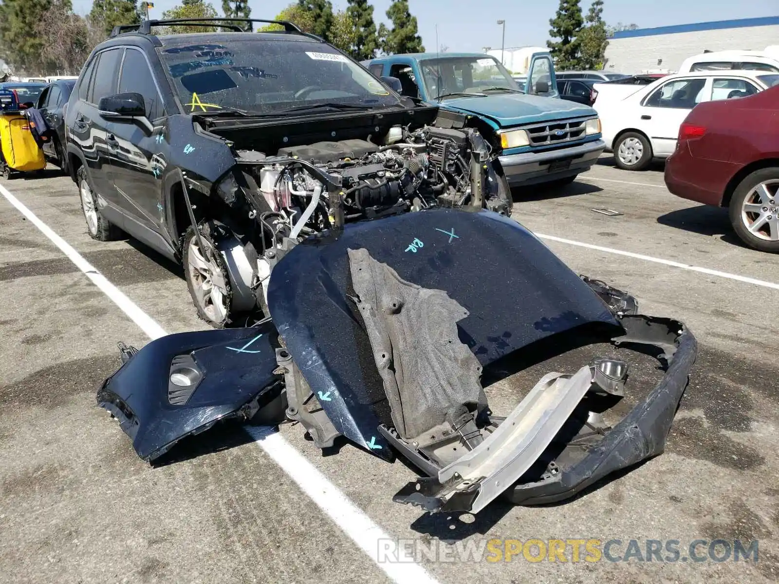 1 Photograph of a damaged car JTMW1RFV3KD504486 TOYOTA RAV4 2019