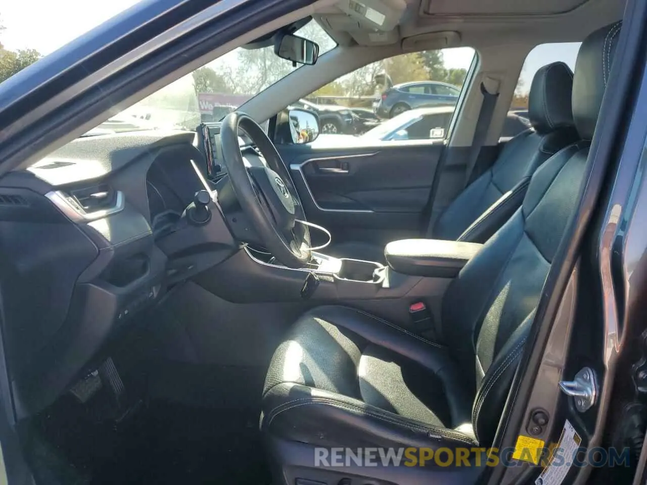 7 Photograph of a damaged car JTMW1RFV3KD513057 TOYOTA RAV4 2019