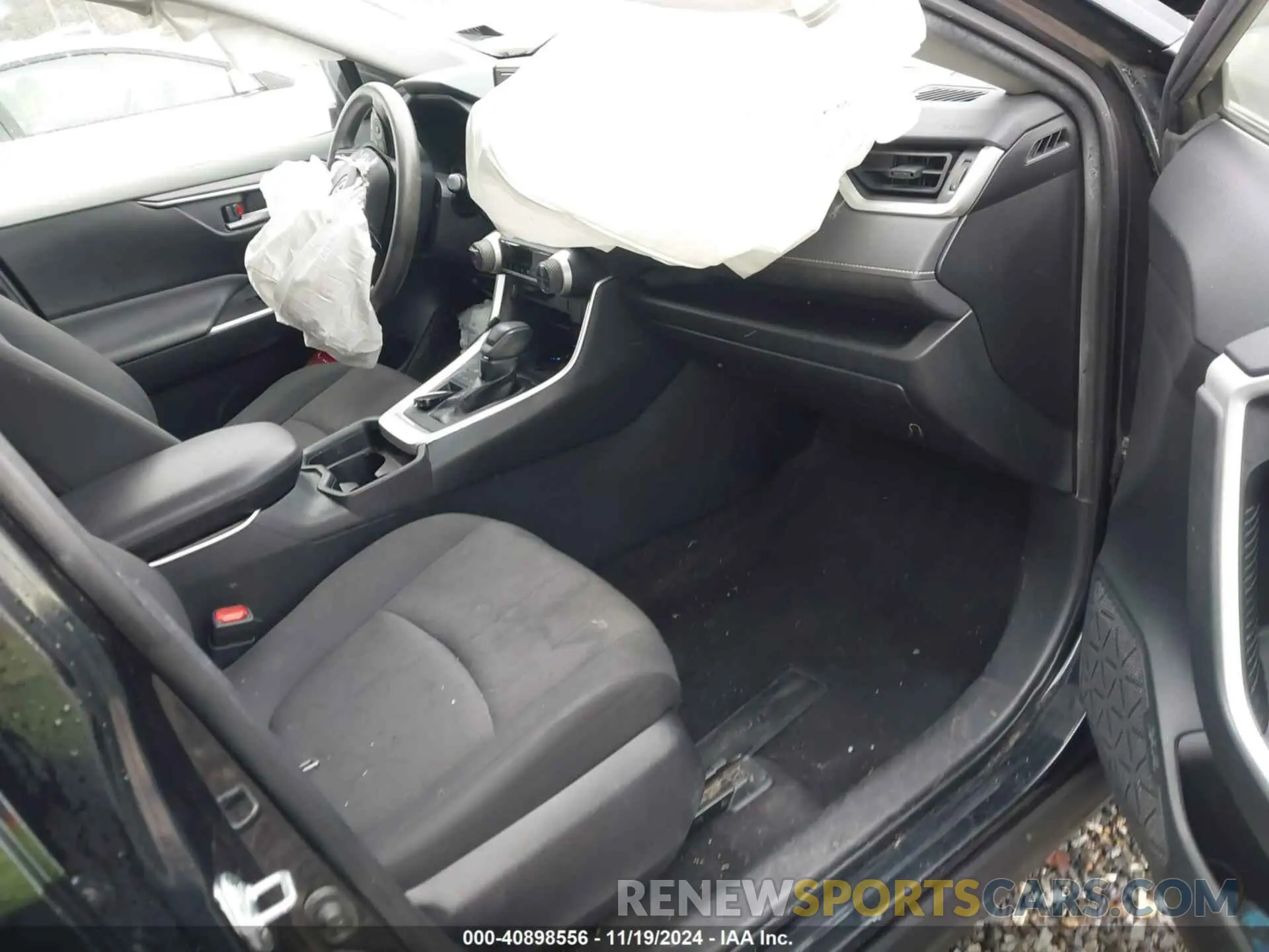 5 Photograph of a damaged car JTMW1RFV4KD011643 TOYOTA RAV4 2019