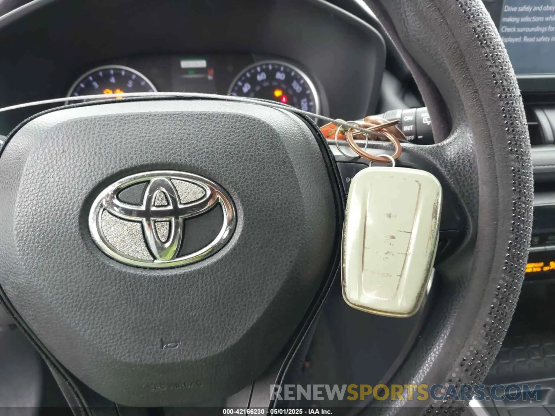 11 Photograph of a damaged car JTMW1RFV4KD508787 TOYOTA RAV4 2019