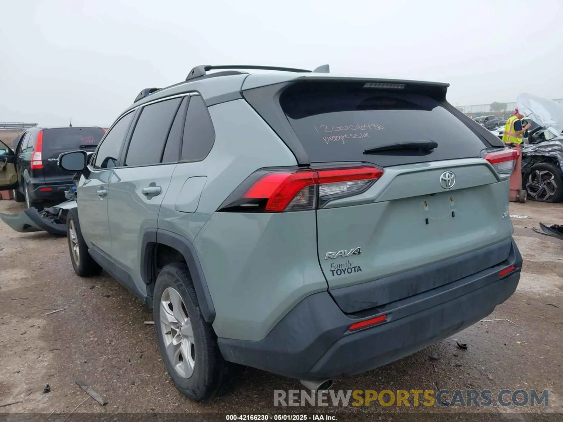 3 Photograph of a damaged car JTMW1RFV4KD508787 TOYOTA RAV4 2019