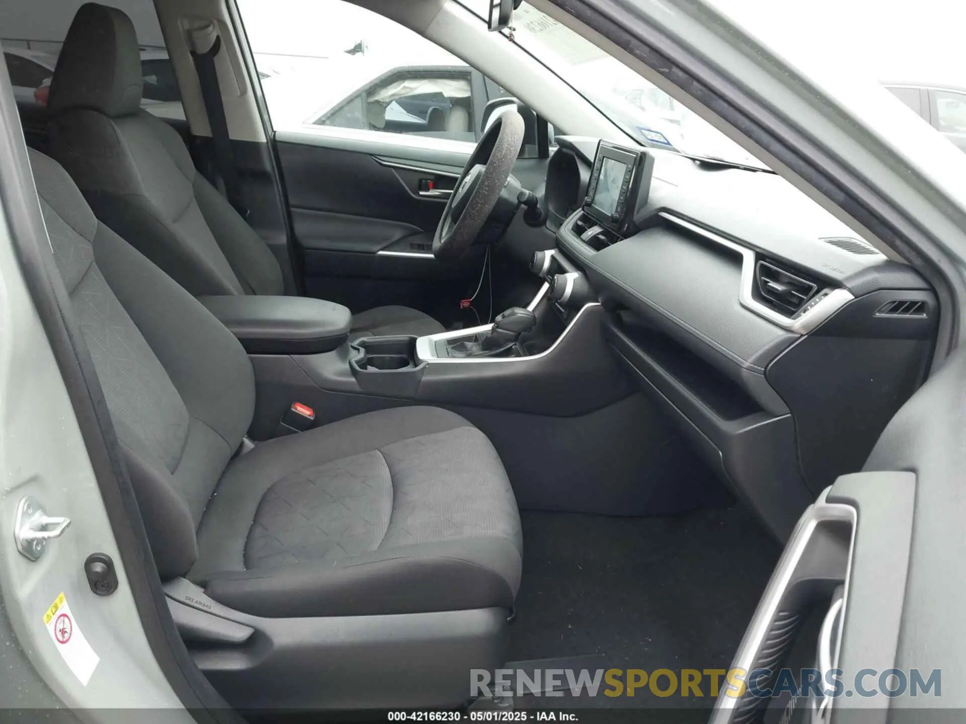 5 Photograph of a damaged car JTMW1RFV4KD508787 TOYOTA RAV4 2019