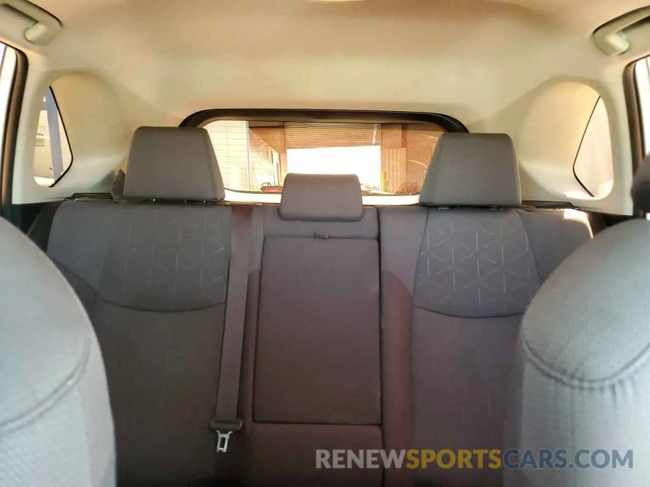 10 Photograph of a damaged car JTMW1RFV4KD511530 TOYOTA RAV4 2019
