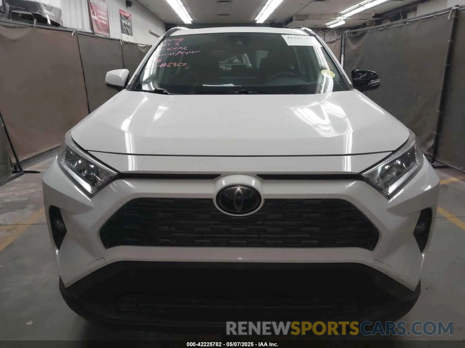 12 Photograph of a damaged car JTMW1RFV5KD003681 TOYOTA RAV4 2019