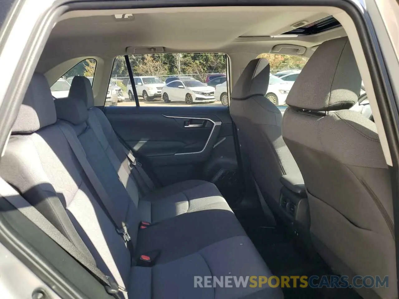 10 Photograph of a damaged car JTMW1RFV5KD016088 TOYOTA RAV4 2019