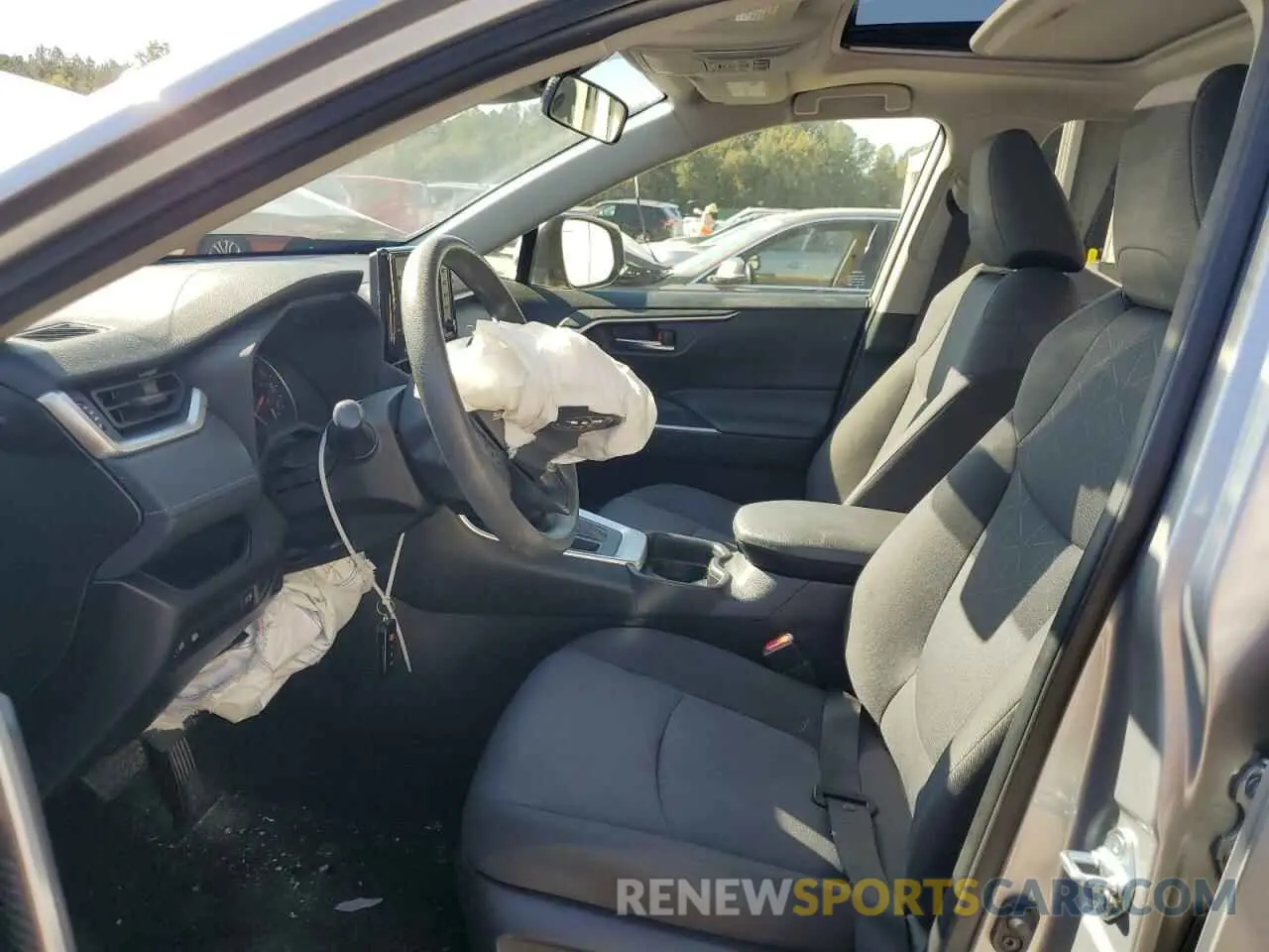 7 Photograph of a damaged car JTMW1RFV5KD016088 TOYOTA RAV4 2019