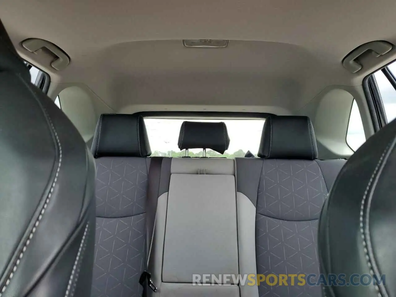 10 Photograph of a damaged car JTMW1RFV5KD030718 TOYOTA RAV4 2019