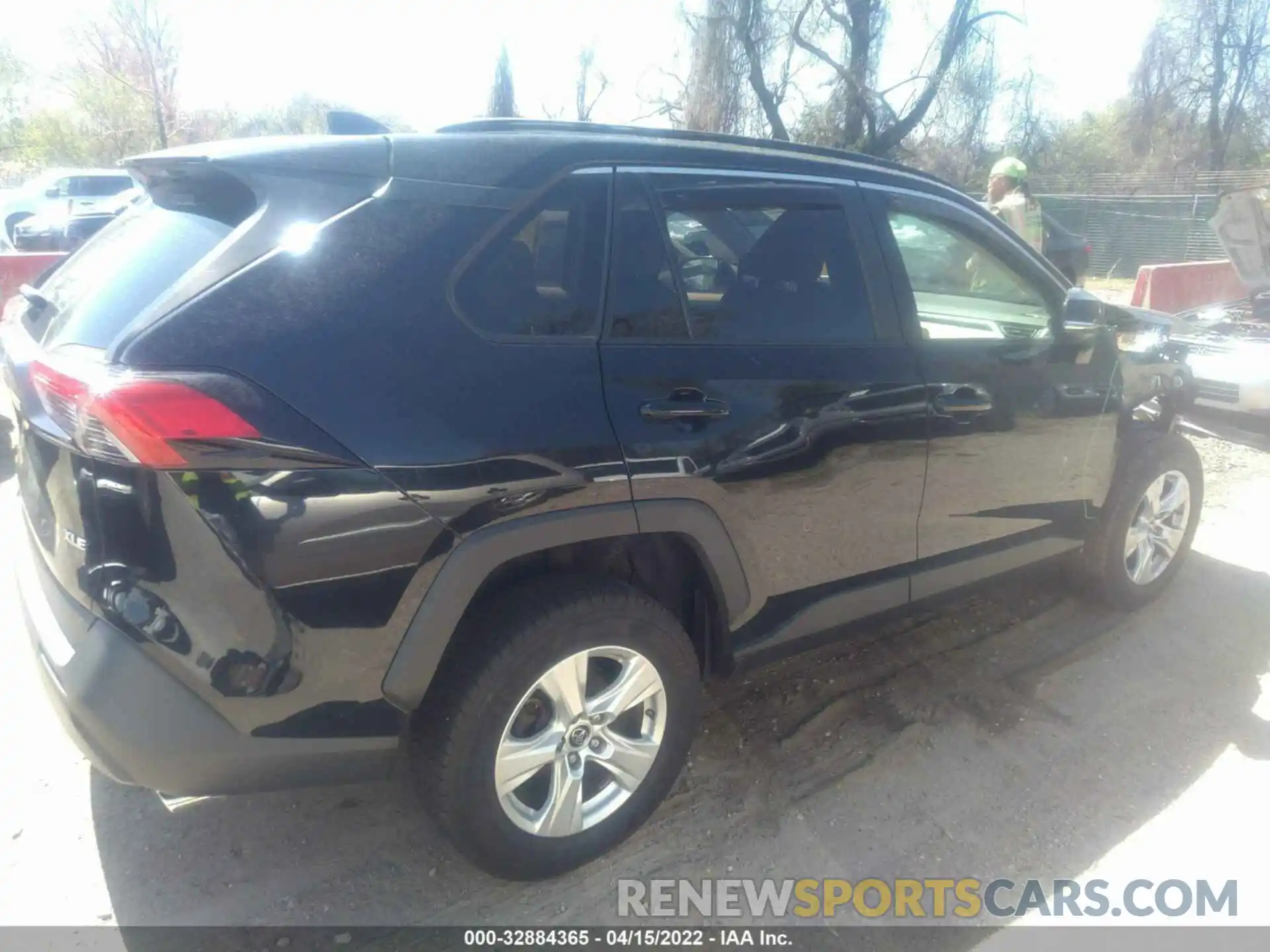 4 Photograph of a damaged car JTMW1RFV5KD500651 TOYOTA RAV4 2019