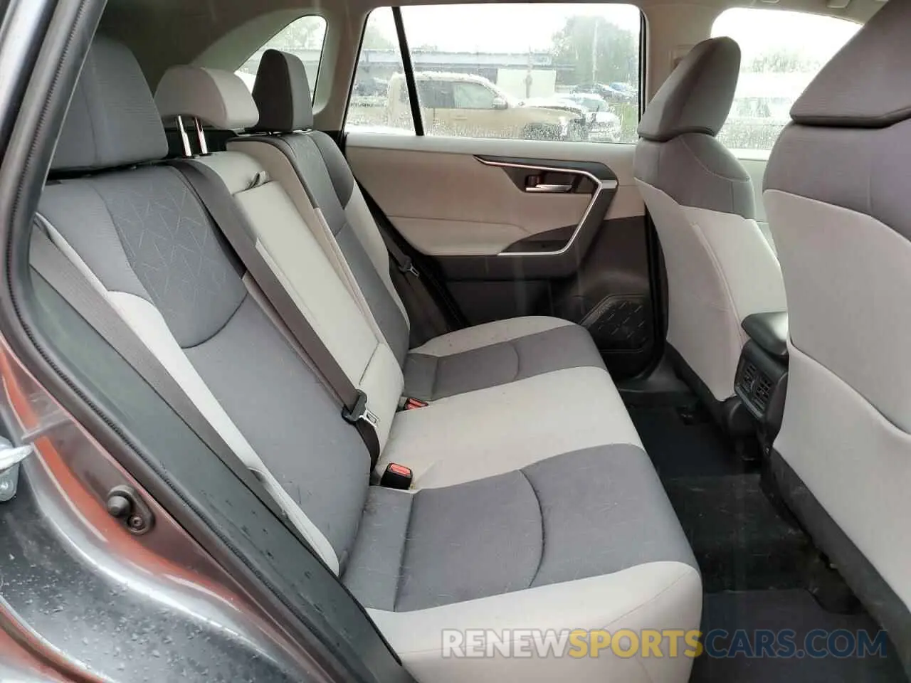 11 Photograph of a damaged car JTMW1RFV5KD509852 TOYOTA RAV4 2019