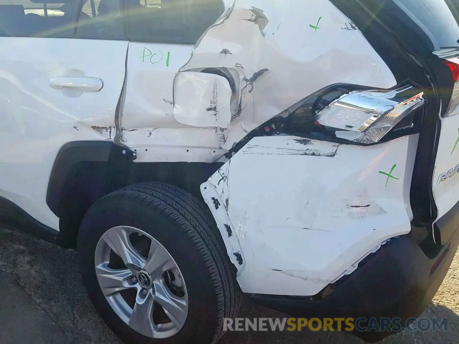 9 Photograph of a damaged car JTMW1RFV5KJ001057 TOYOTA RAV4 2019