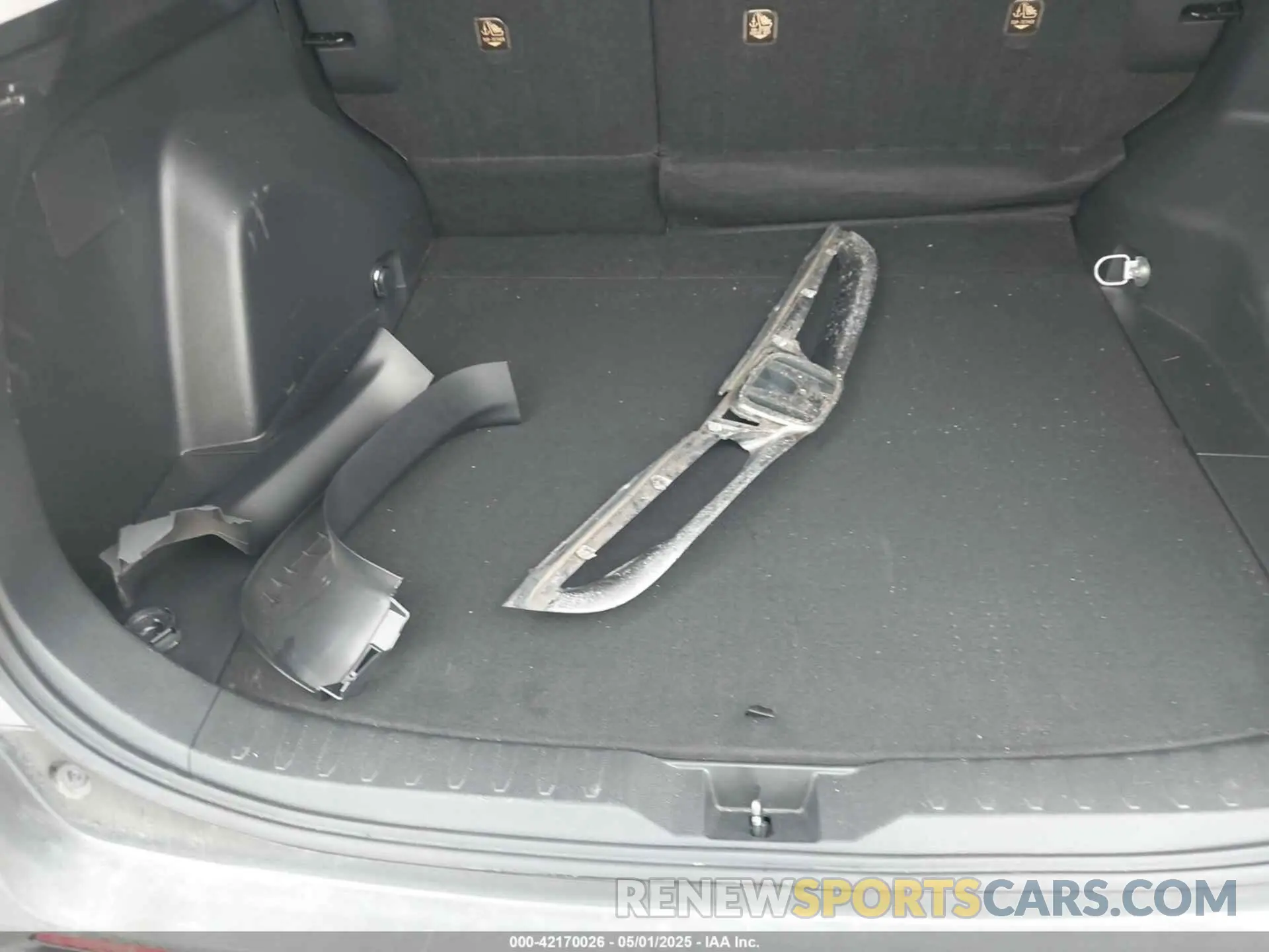 12 Photograph of a damaged car JTMW1RFV5KJ011930 TOYOTA RAV4 2019